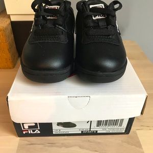 Infant Fila Sneakers, Black size 7
